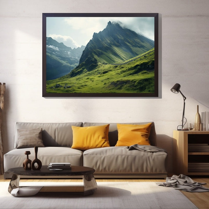 Tableau Pic Acéré et Vallée Verdoyante, art mural décoration nature