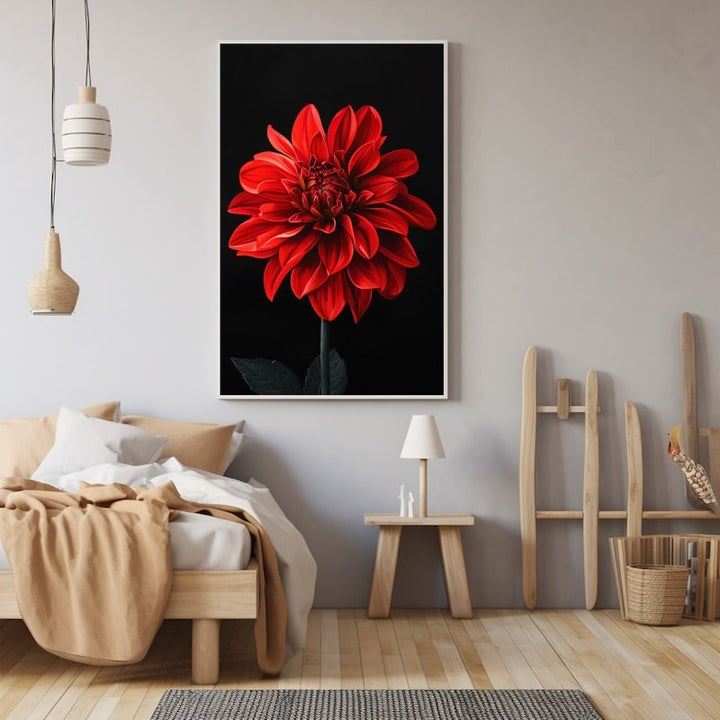 Tableau d'un dahlia rouge écarlate aux pétales pointus, détaché sur un fond noir profond